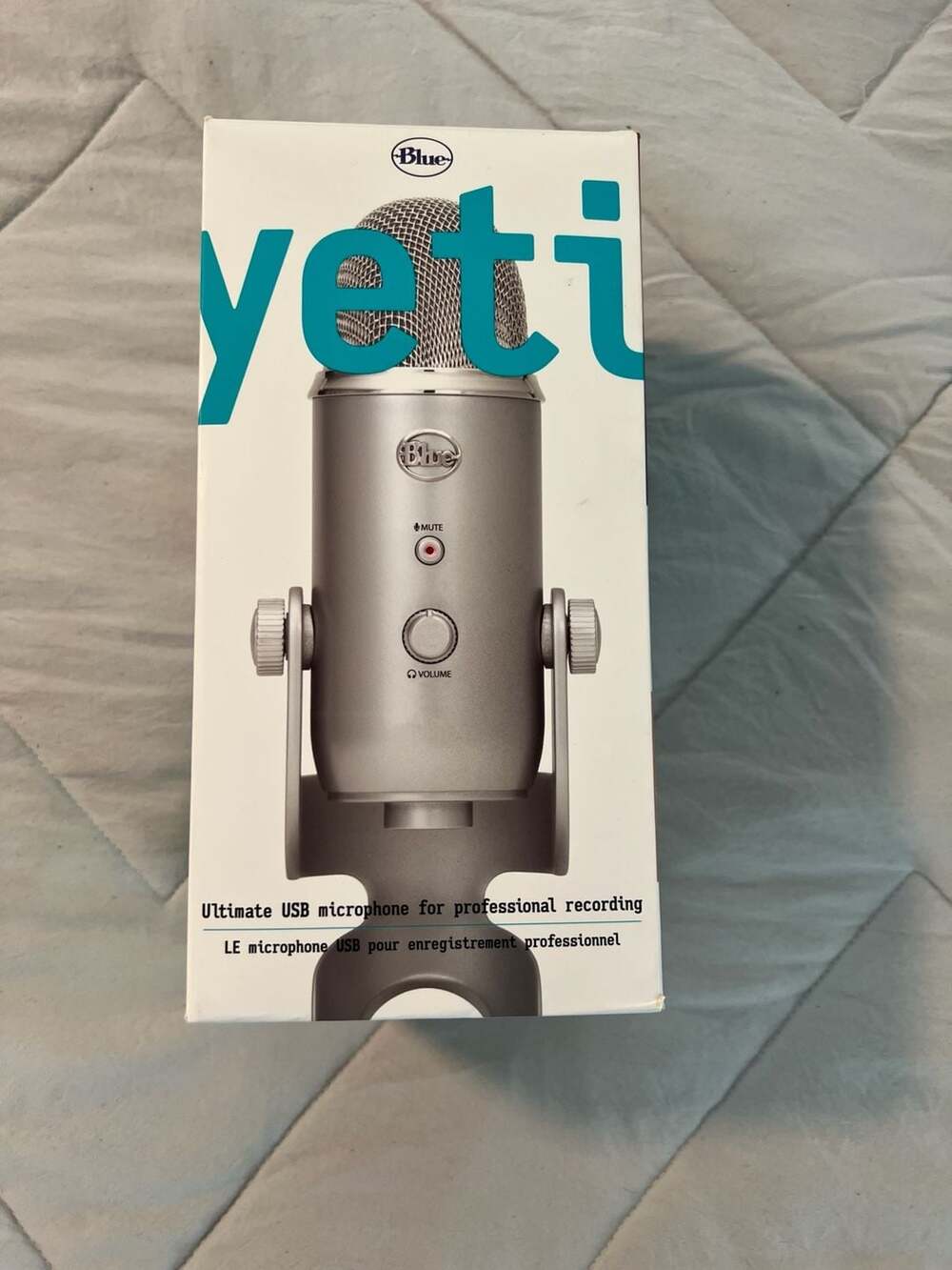 Blue Yeti Professional Multi-Pattern USB Condenser Microphone - Silver
